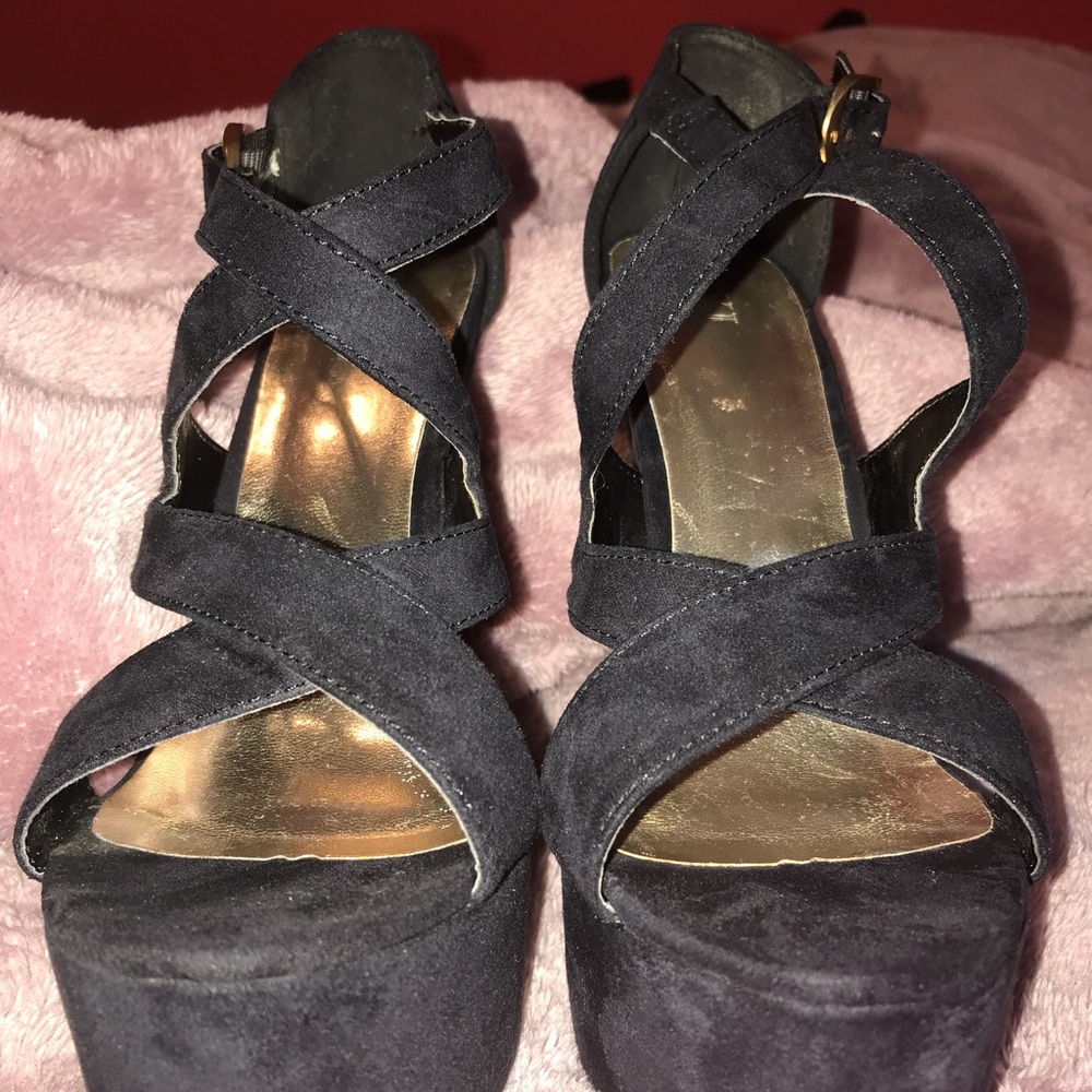 Forever 21 black high heels - Picture 2 of 3